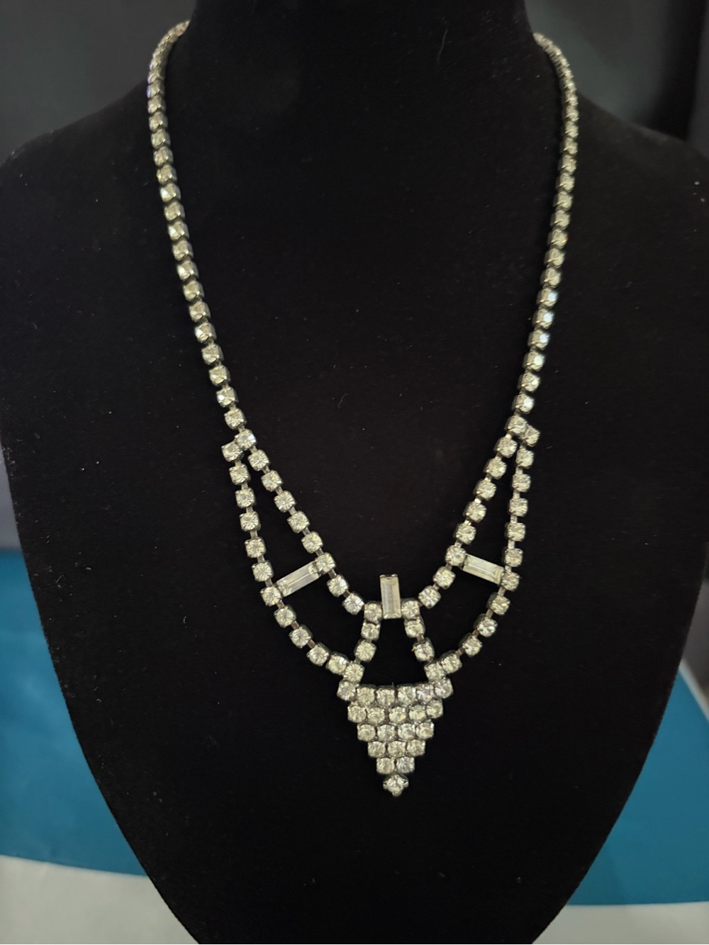 Vintage mid century Rhinestone Statement Necklace - Elegant Drop Design